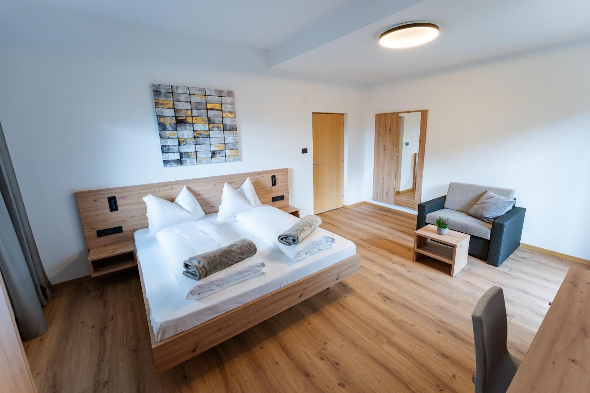 Self Service Hotel Schnalser Hof Naturns Room photo