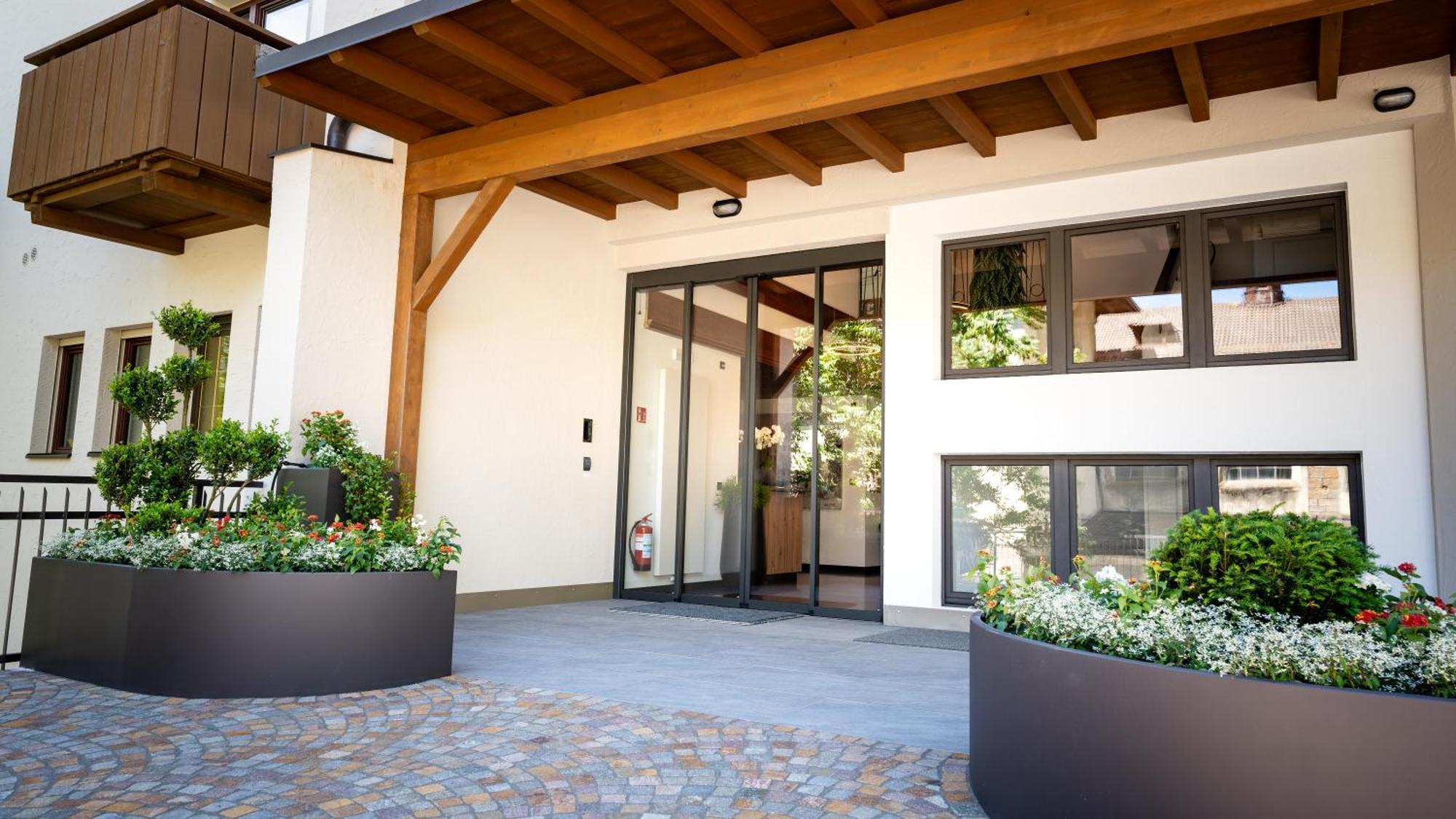 Self Service Hotel Schnalser Hof Naturns Exterior photo